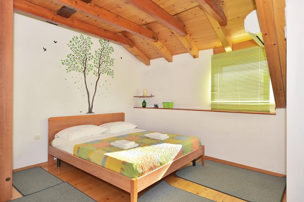 Apartments Mirabella 奥米什 客房 照片