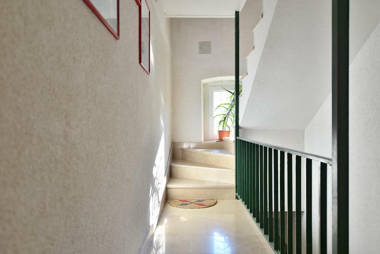 Apartments Mirabella 奥米什 外观 照片